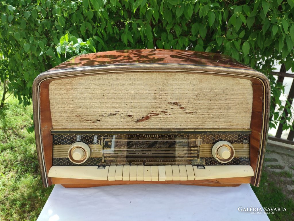 A szomszéd rádiója, amit mindenki hallott